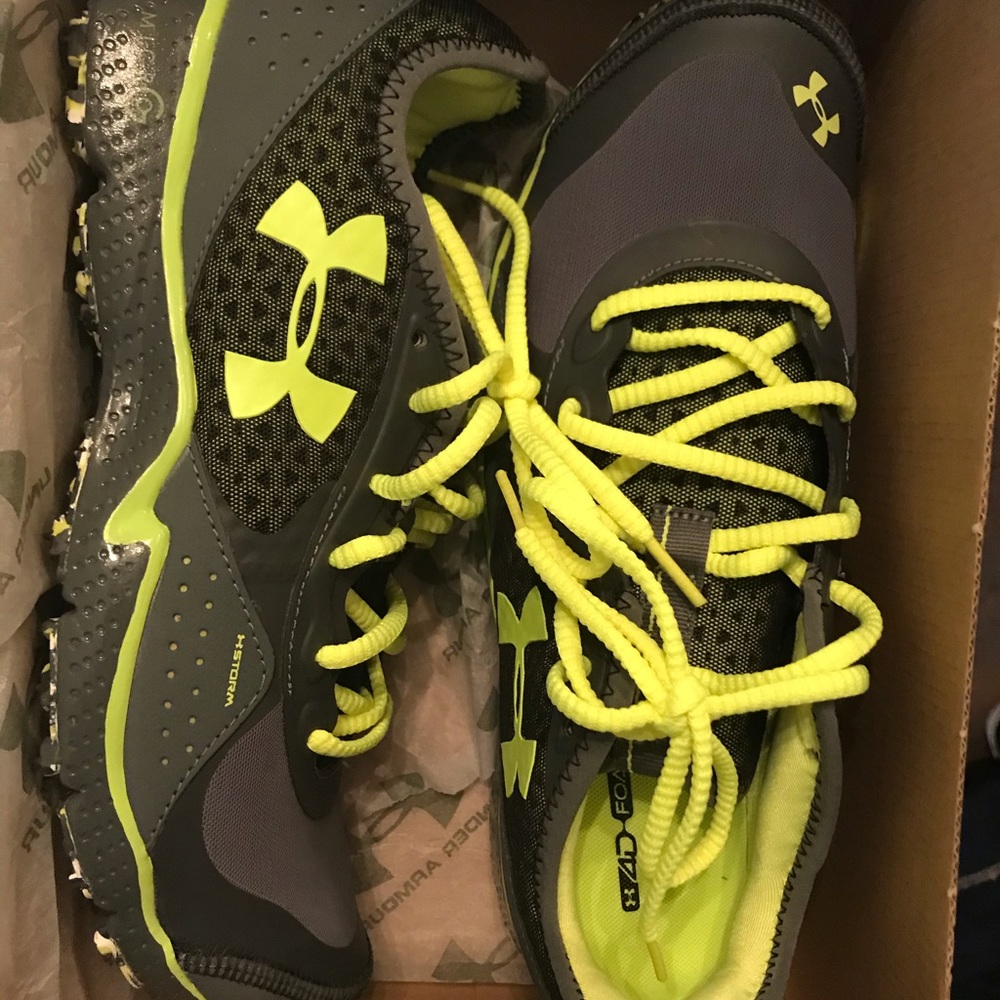 Under Armor  FTHR Sheild  TR storm